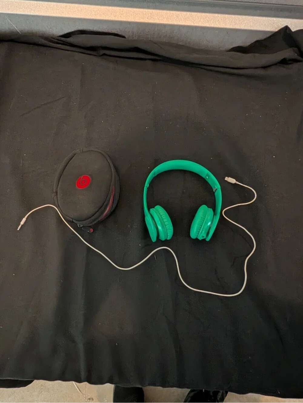 Beats by Dr Dre Solo HD Wired On Ear Headphones Drenched in Green with Case